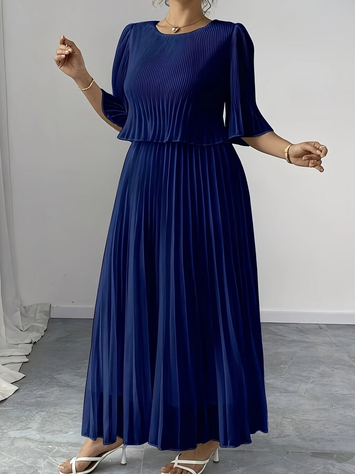 Elegant Plus Size Pleated Dress – Solid Color Fashionable European Style Women's Outfit