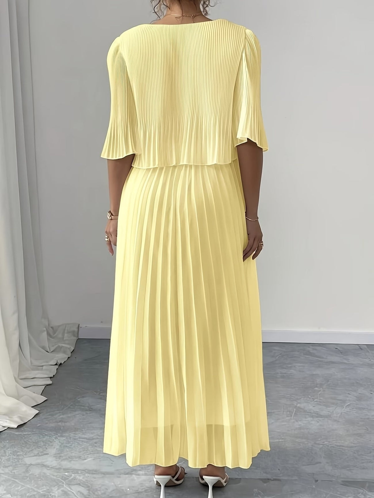 Elegant Plus Size Pleated Dress – Solid Color Fashionable European Style Women's Outfit