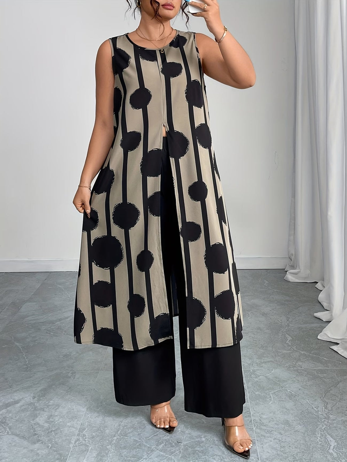 Plus Size Elegant Casual Outfit – Stylish & Comfortable Everyday Wear for Women
