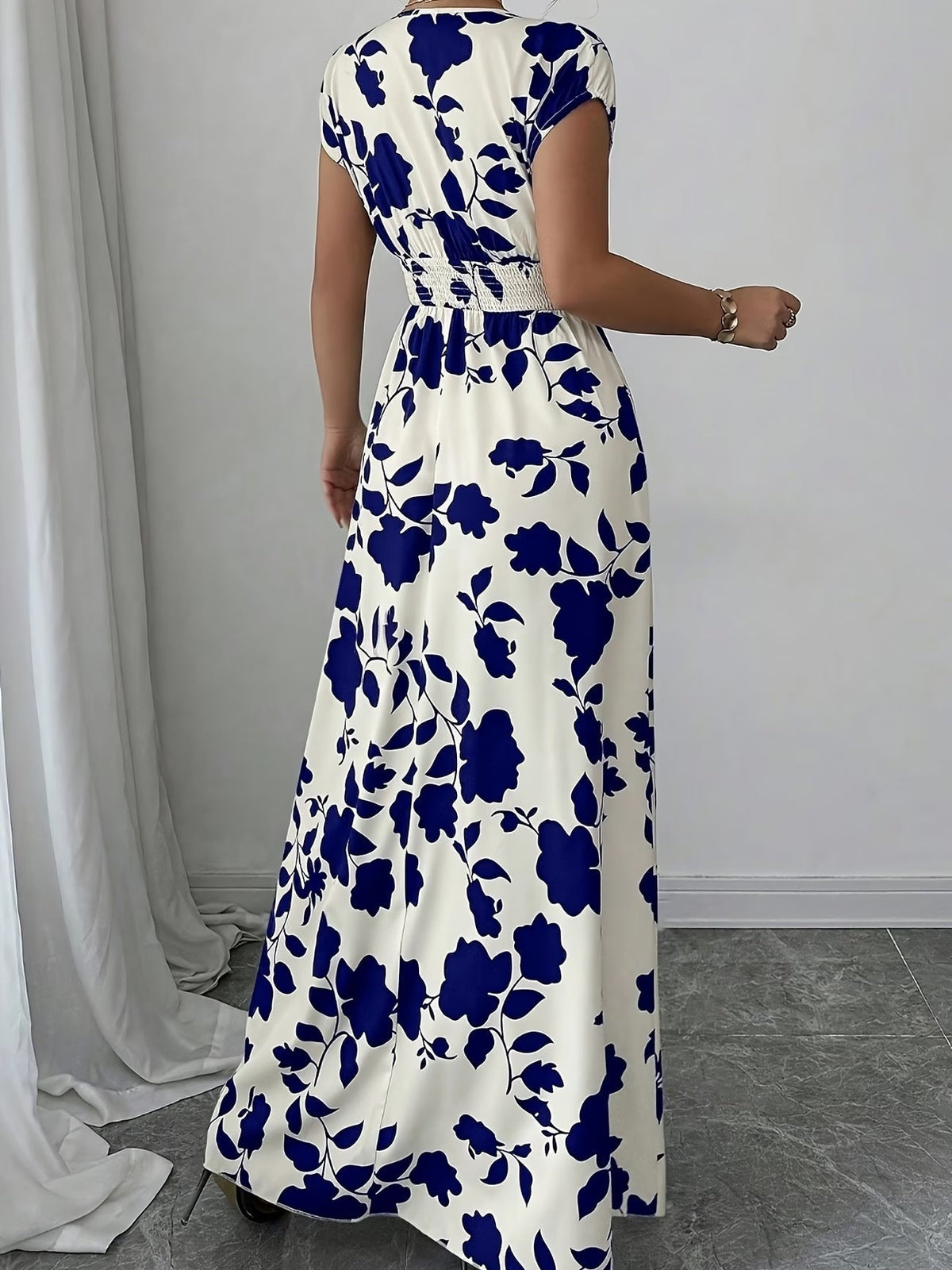 Elegant Floral Maxi Dress – V-Neck A-Line Flowing Dress with Cinched Waist for Women