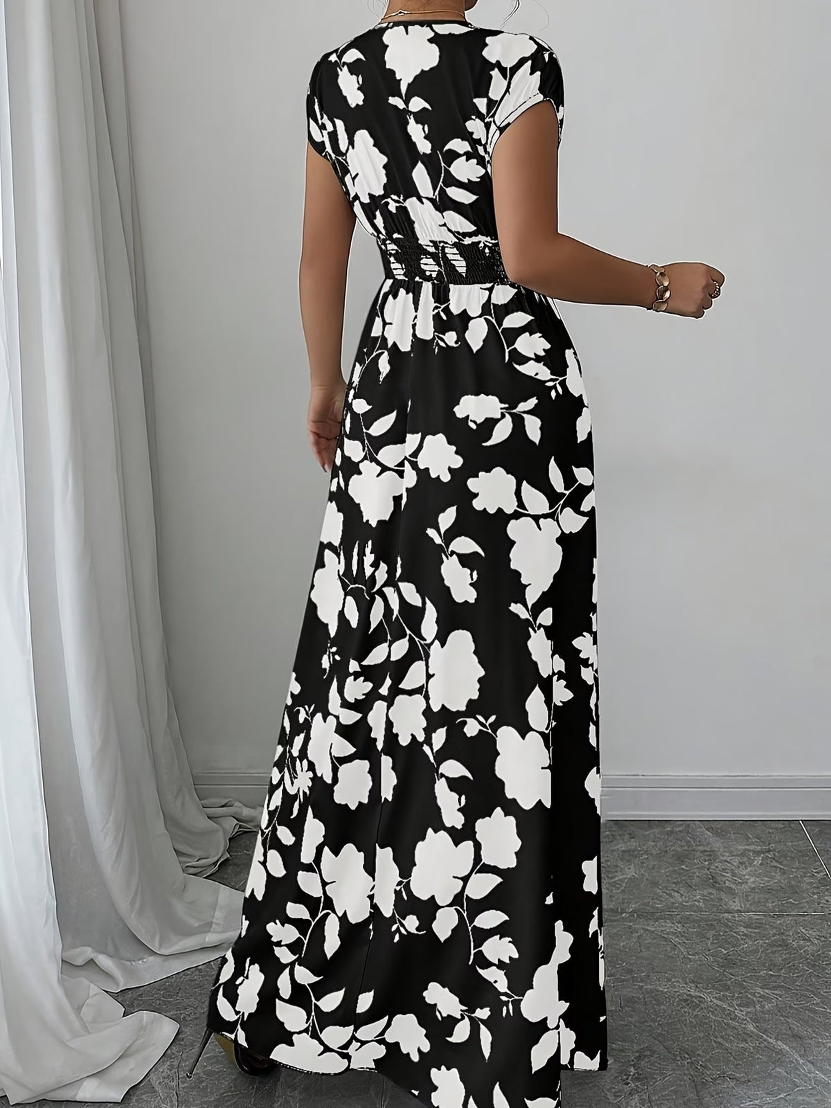 Elegant Floral Maxi Dress – V-Neck A-Line Flowing Dress with Cinched Waist for Women
