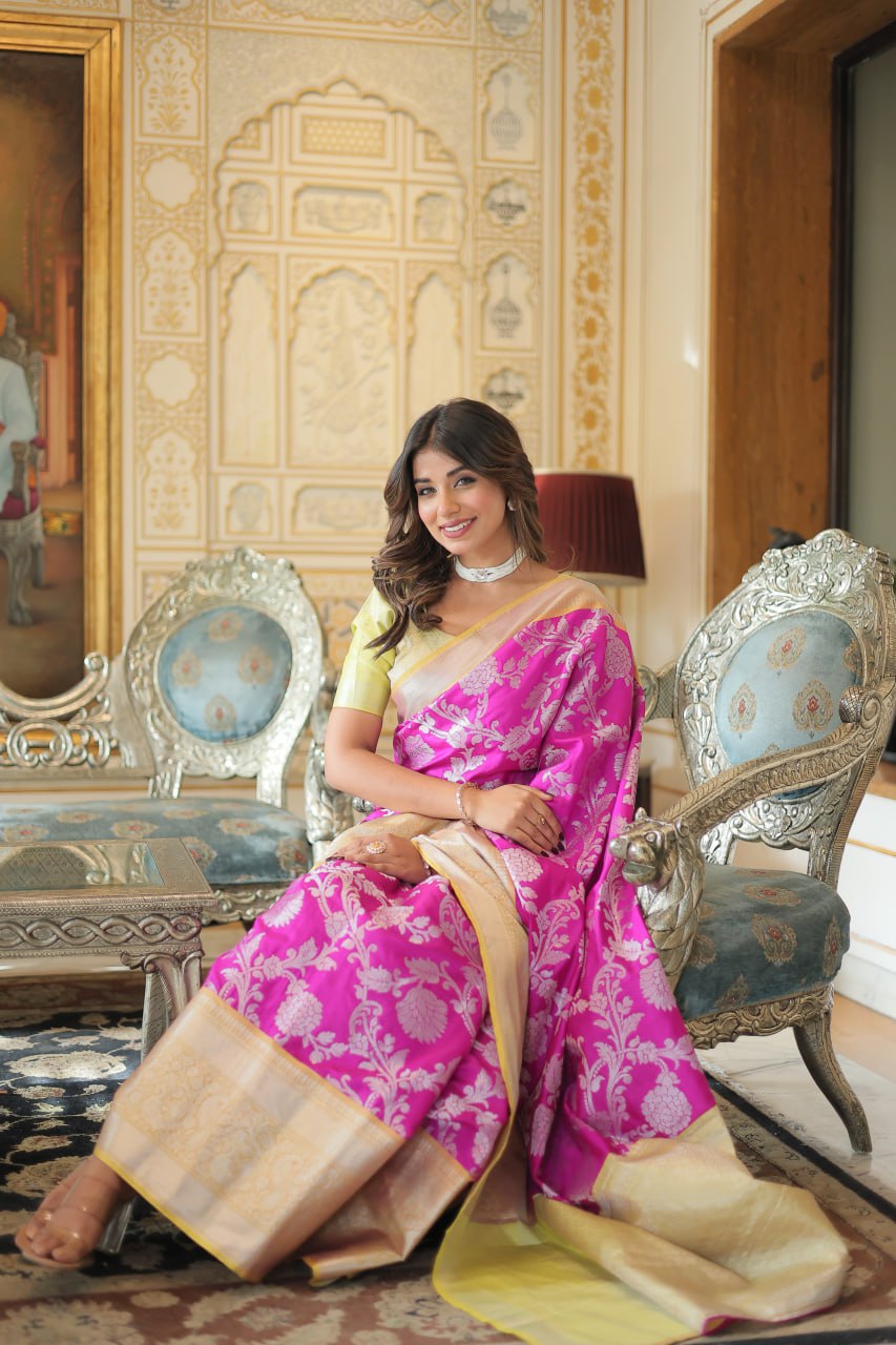Kanjivaram Silk Pink Saree with Zari Weaving Work with Blouse