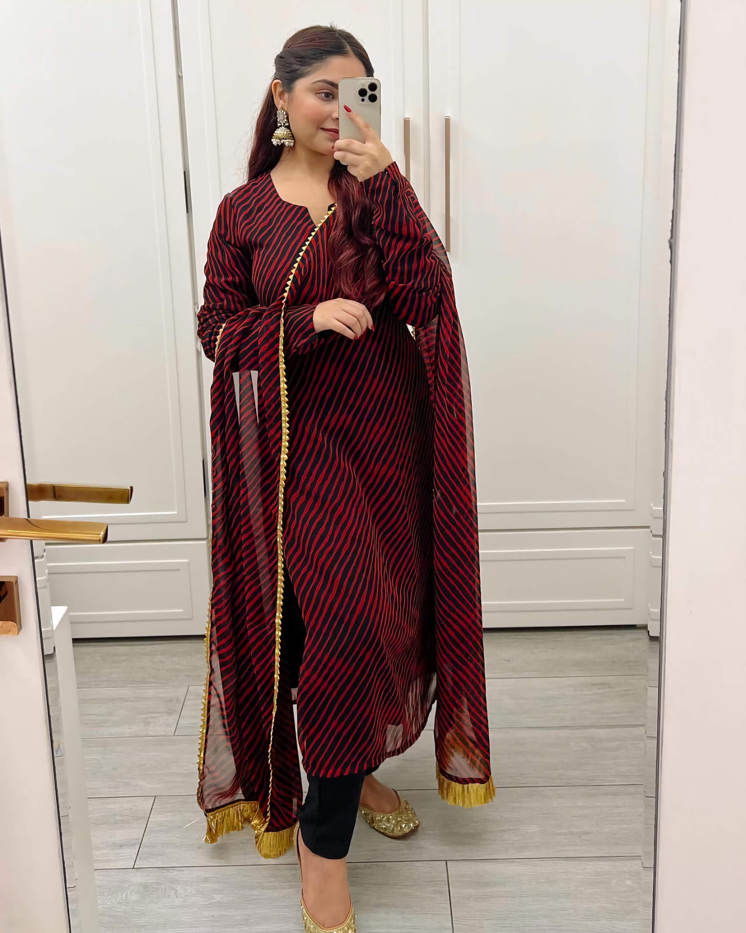 Lahariya Georgette Kurti Set with Cotton Pant & Lace Dupatta