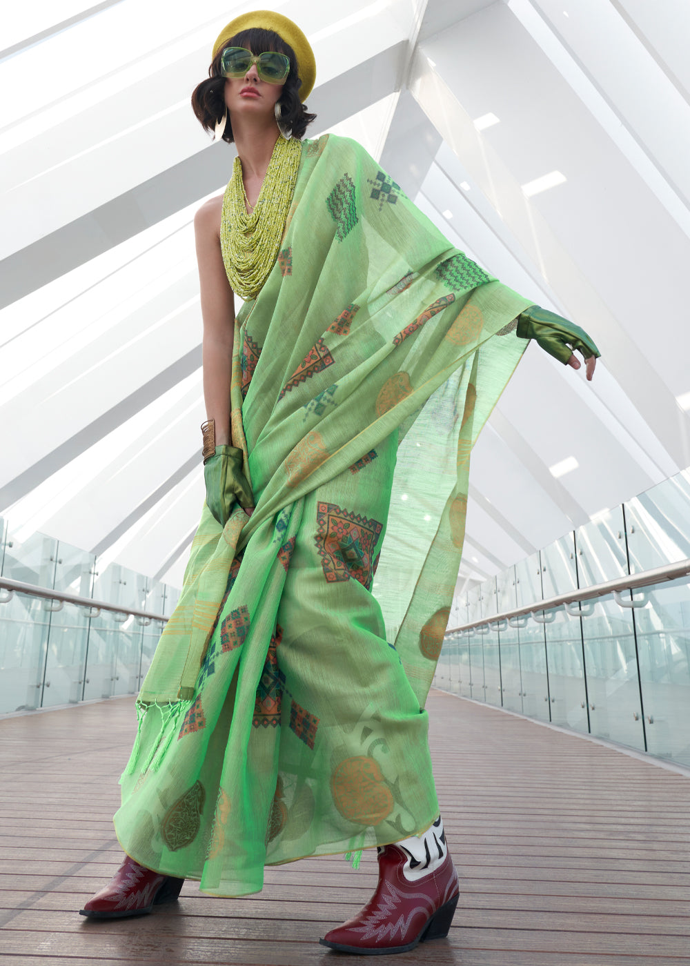 Light Green Elegant Linen Silk Saree – Breathable & Stylish with Blouse Piece