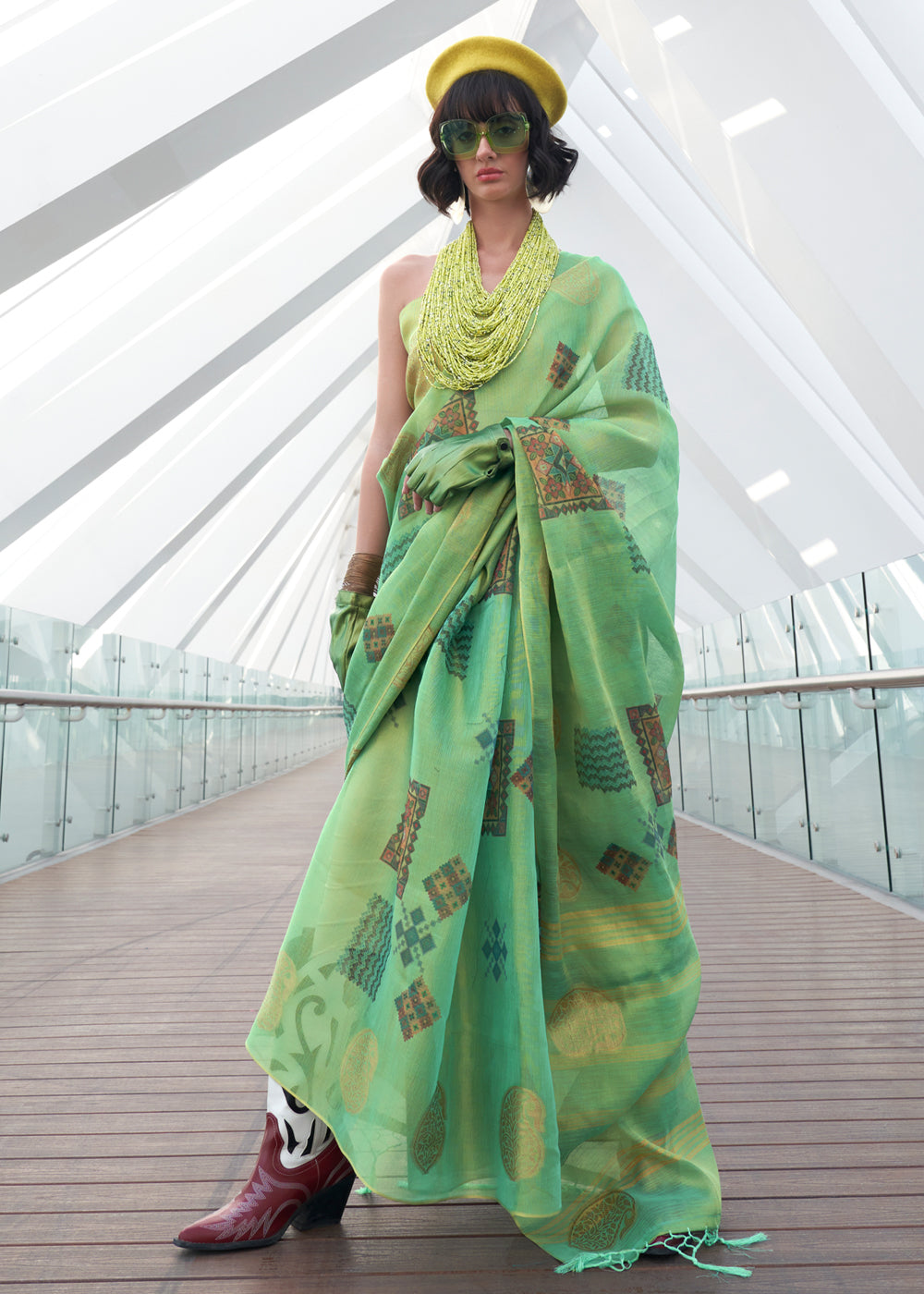 Light Green Elegant Linen Silk Saree – Breathable & Stylish with Blouse Piece
