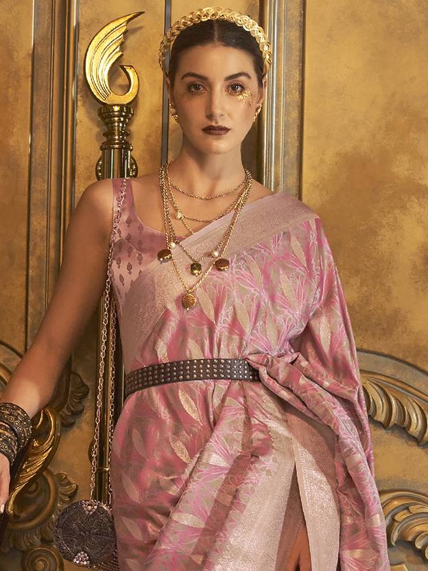 Light Pink Classic Banarasi Silk Blend Saree – Perfect for Weddings & Festive Occasions