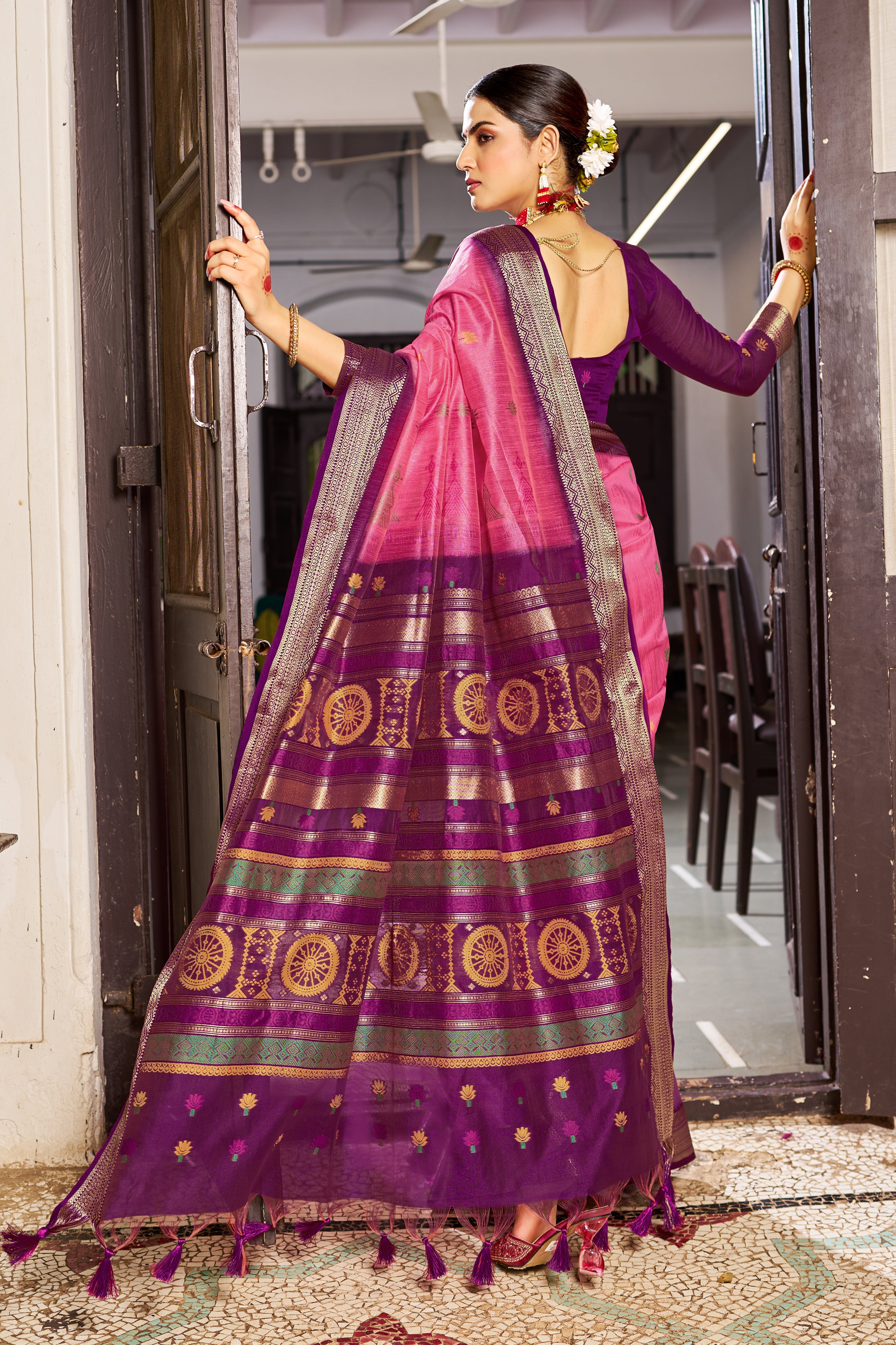 Light Pink Elegant Slub Lilan Saree – Luxurious Semi Tussar Silk