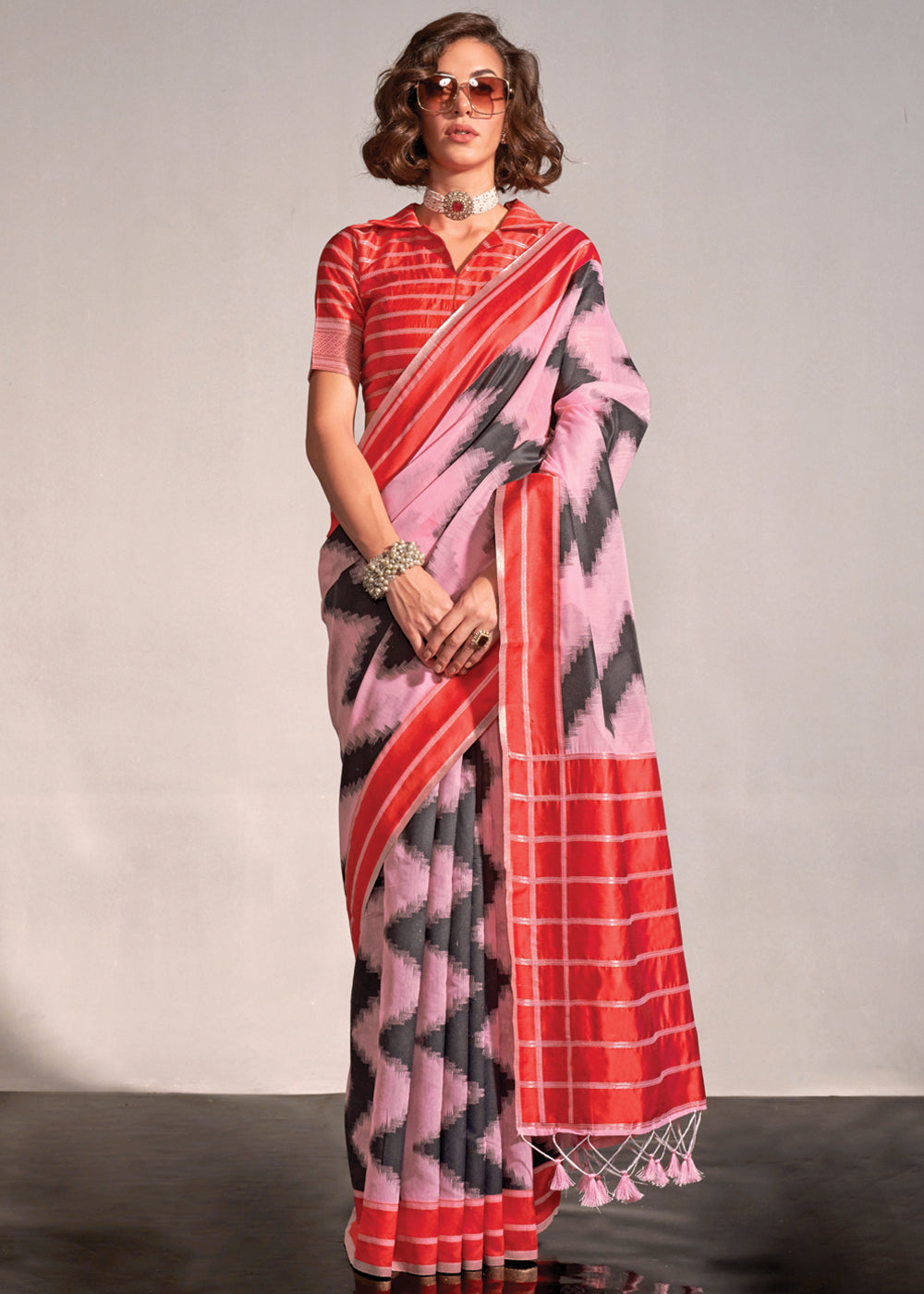 Light Pink Regal Banarasi Blended Silk Saree – Timeless Elegance for Grand Occasions