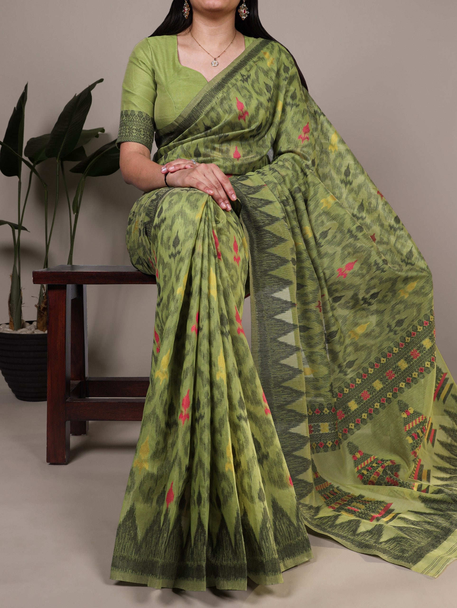 Mehendi Classic Poly Cotton Saree with Intricate Thread Weaving Work – Lightweight Everyday & Occasion Wear Unstitched Blouse Included