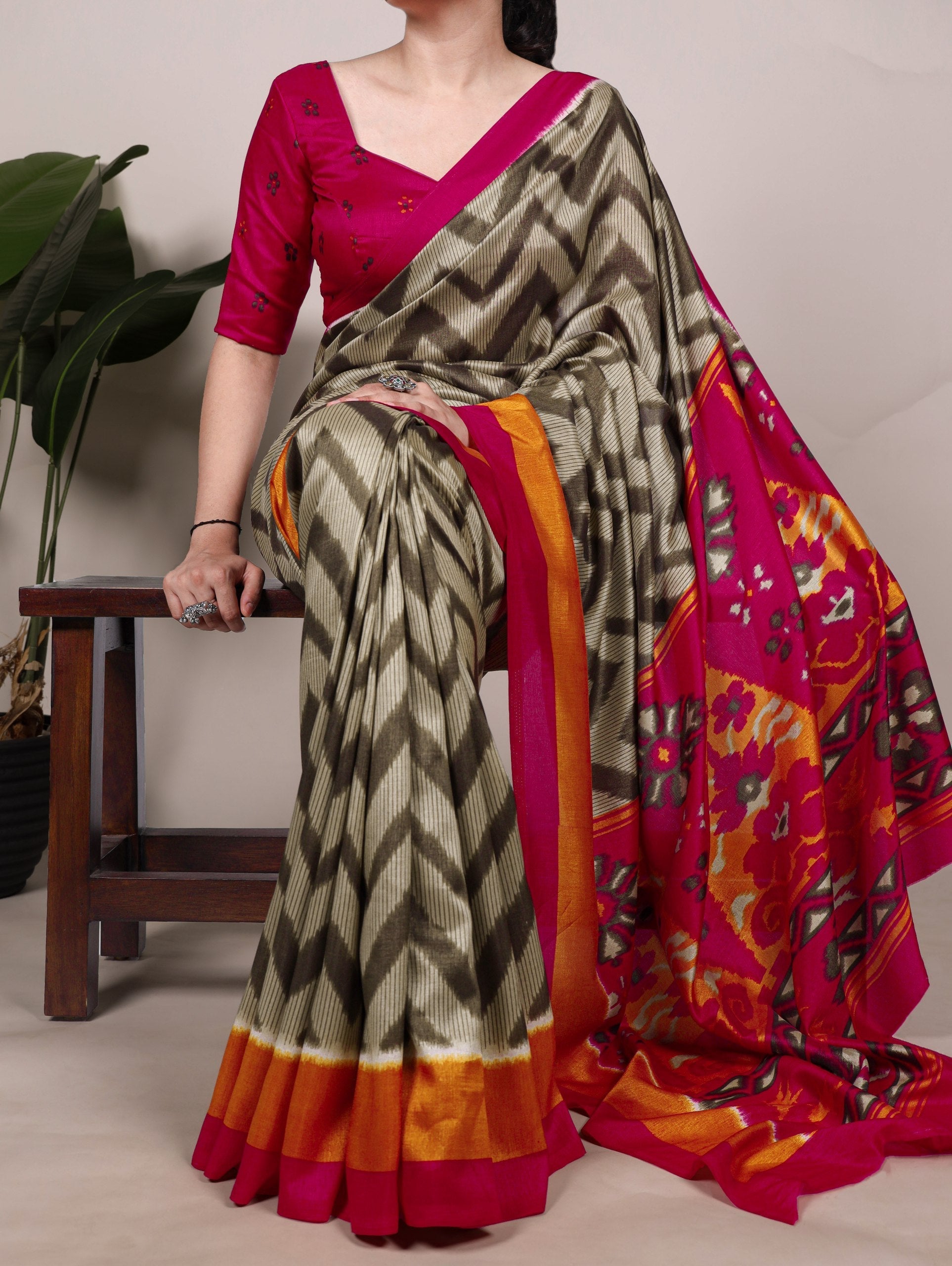 Mehendi Elegant Printed Tasar Silk Saree with Matching Unstitched Blouse