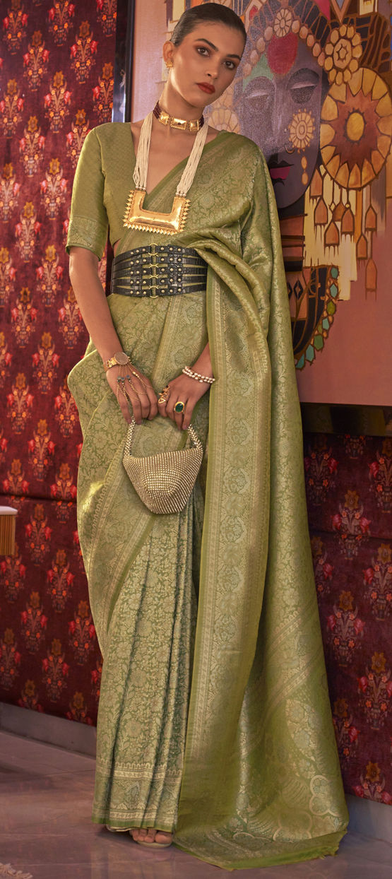 Mehendi Graceful Kanjivaram Silk Blend Saree – Woven Design
