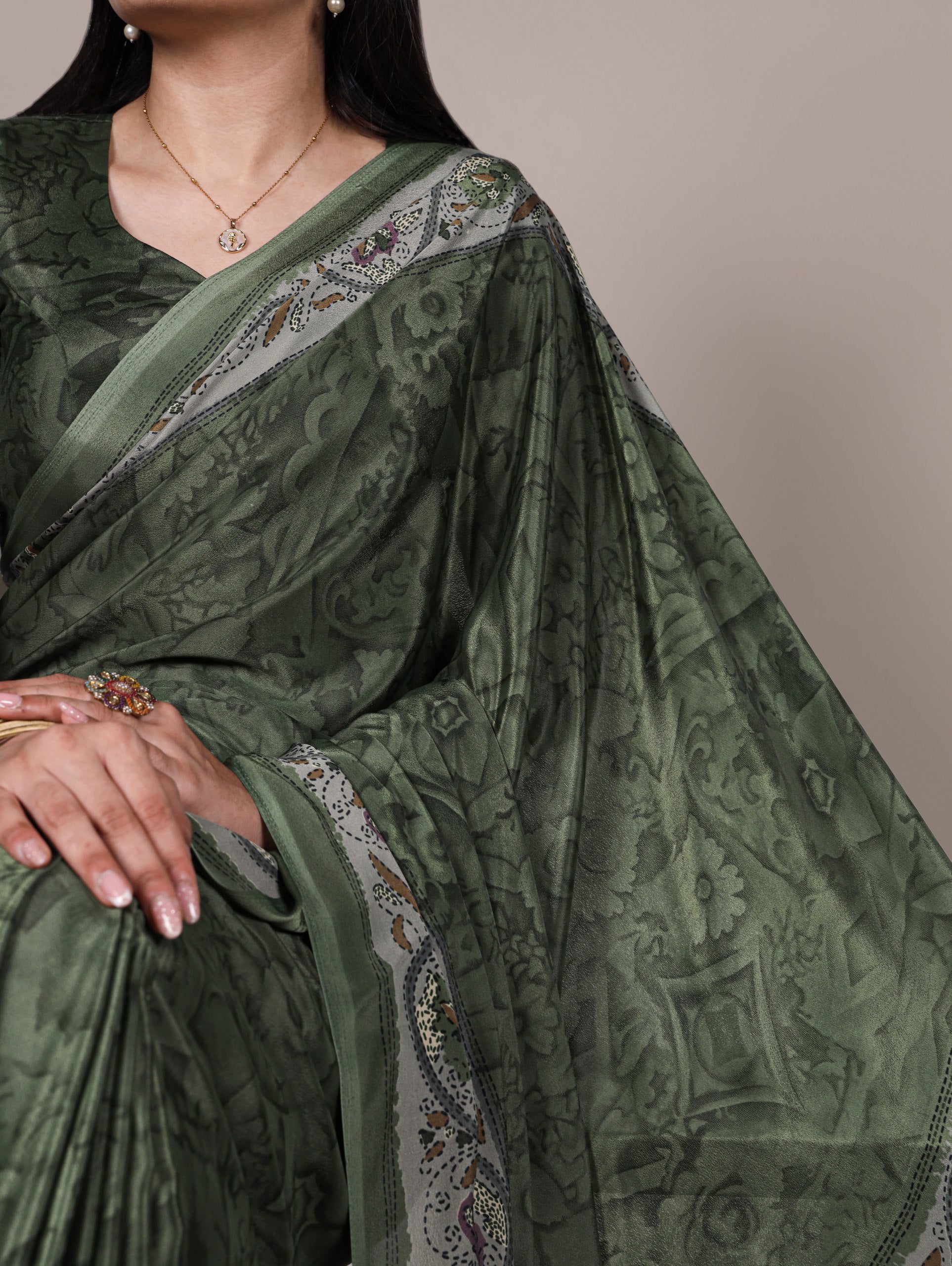 Mehendi Stylish Printed Crepe Saree with Matching Blouse Piece