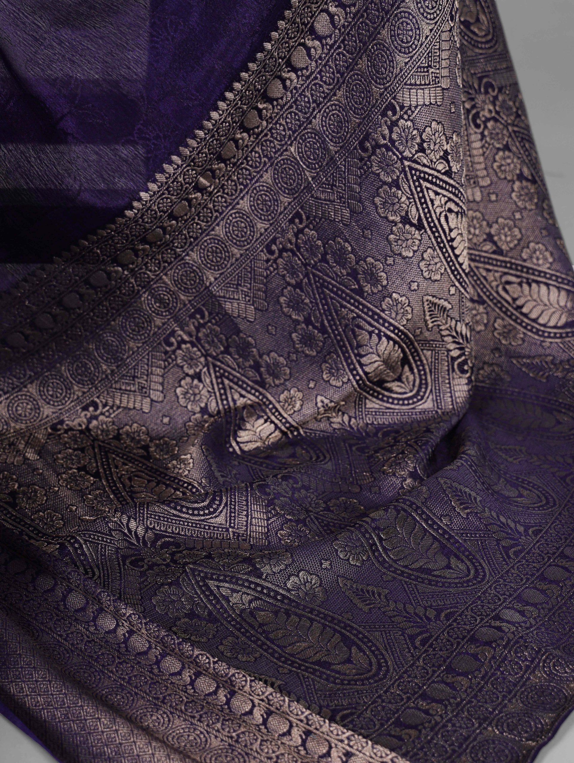 Navy Blue Elegant Chinon Saree with Self Print & Zari Weaving Work Unstitched Blouse Included