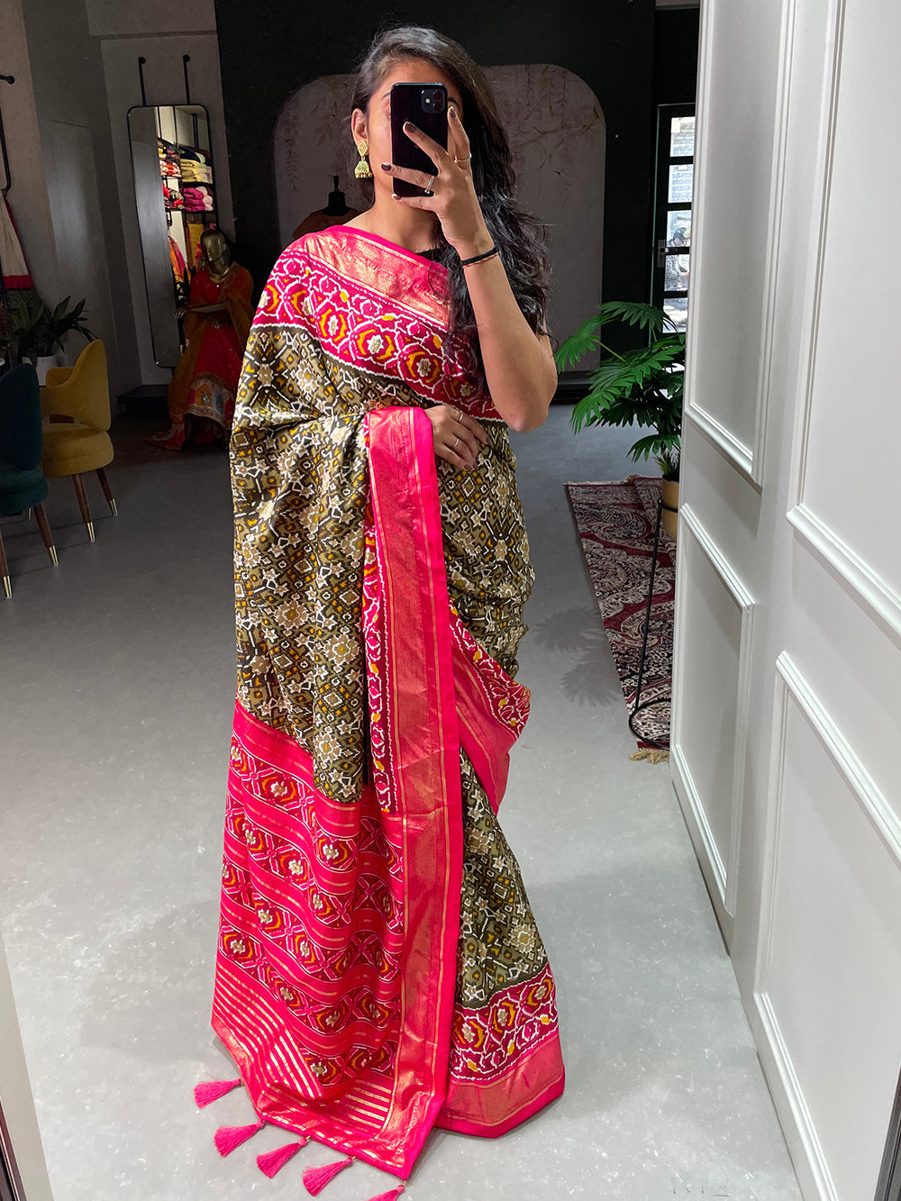 Mehndi Color Patola Printed Dola Silk Saree