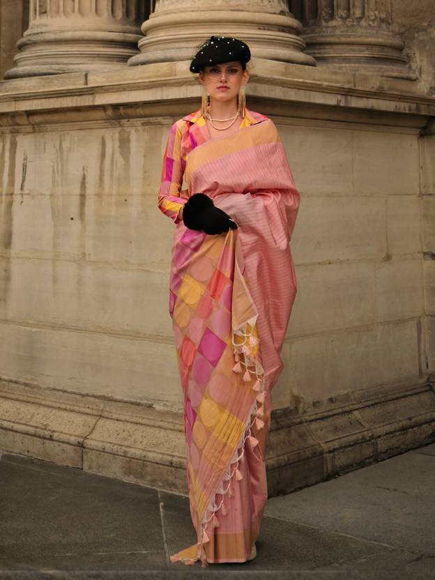 Peach Elegant Banarasi Silk Blend Saree with Tassel Detailing – Unstitched Blouse Piece