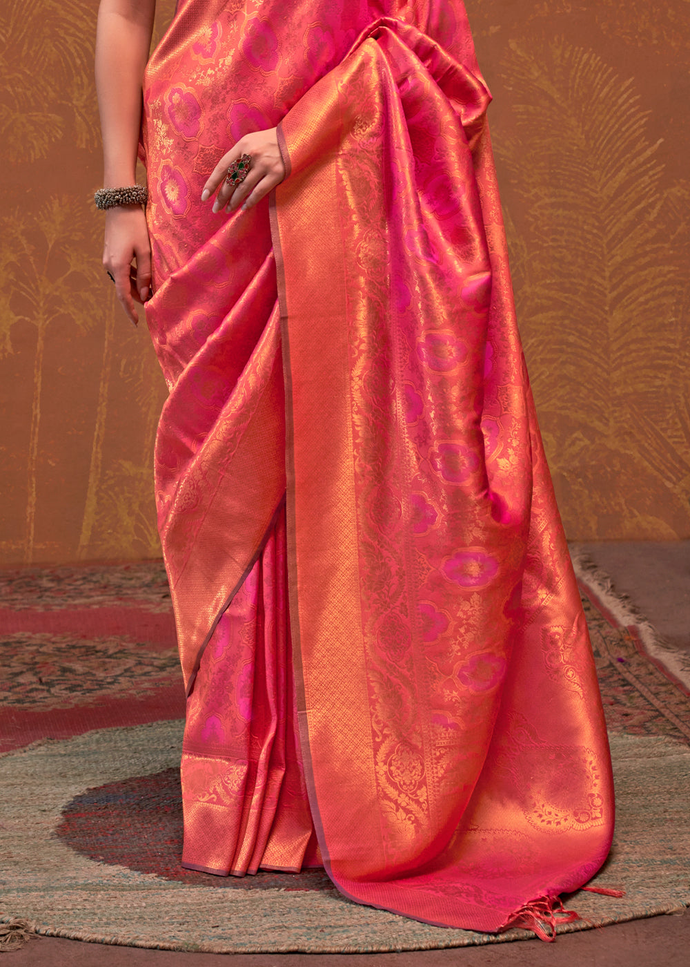 Peach Elegant Blended Silk Banarasi Saree with Blouse Piece – Timeless Traditional Charm