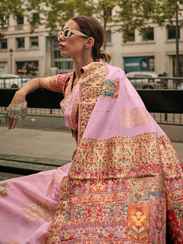 Pink Elegant Banarasi Silk Blend Woven Saree with Unstitched Blouse Piece