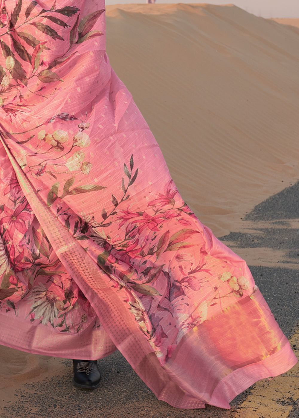Pink Elegant Blended Linen Silk Saree – Breathable & Stylish for All Seasons