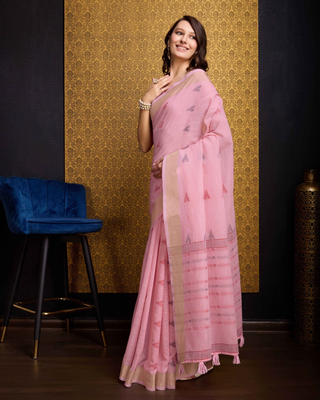 Pink Elegant & Gold-Toned Ikat Woven Saree with Zari Border