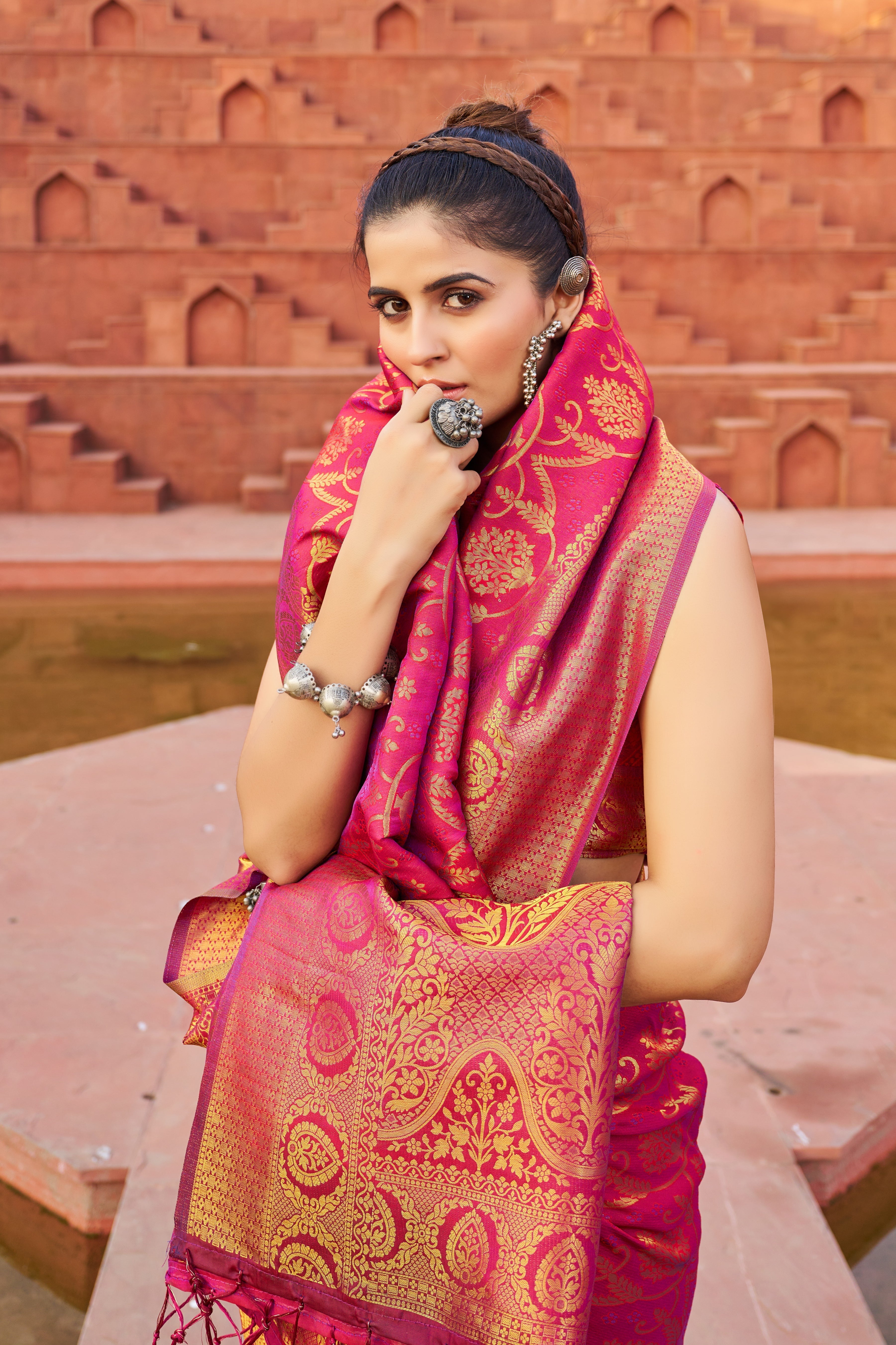 Pink Exquisite Litchi Silk Banarasi Saree with Zari Woven Design