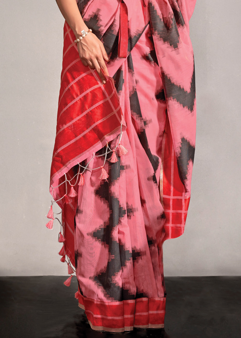 Pink Regal Banarasi Blended Silk Saree – Timeless Elegance for Grand Occasions