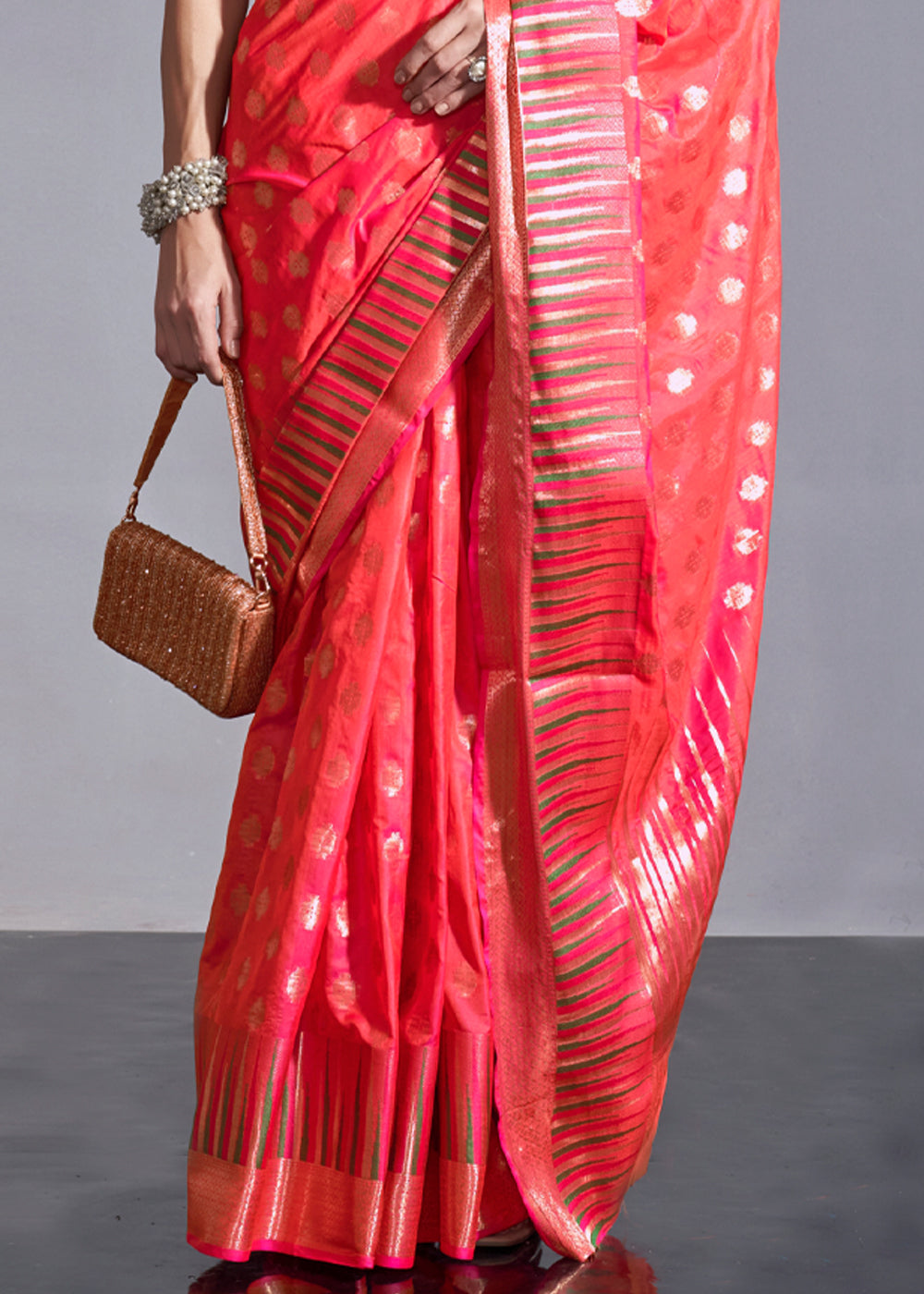 Pink Timeless Banarasi Blended Silk Saree with Intricate Design – Perfect for Grand Occasions