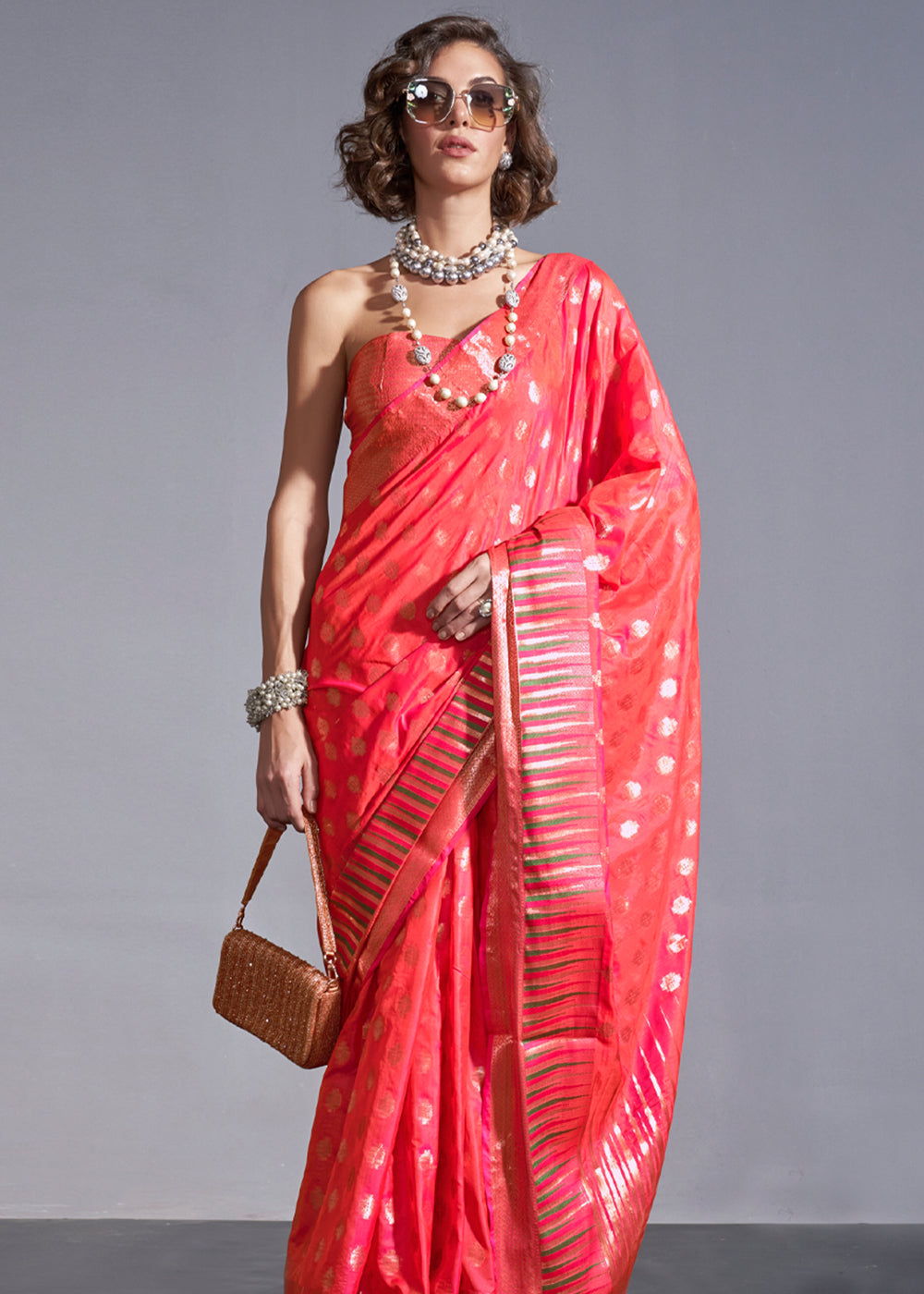 Pink Timeless Banarasi Blended Silk Saree with Intricate Design – Perfect for Grand Occasions