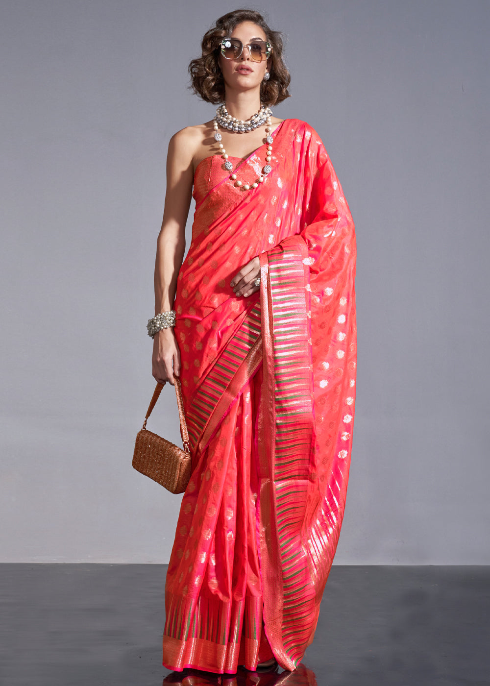 Pink Timeless Banarasi Blended Silk Saree with Intricate Design – Perfect for Grand Occasions