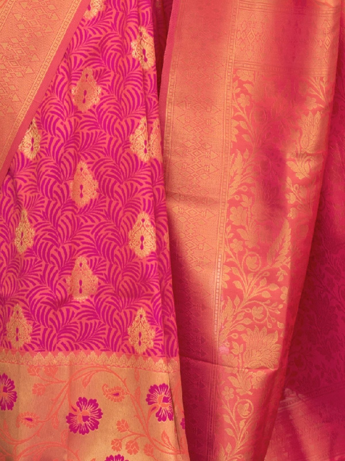 Pink Traditional Banarasi Silk Blend Saree with Unstitched Blouse Piece