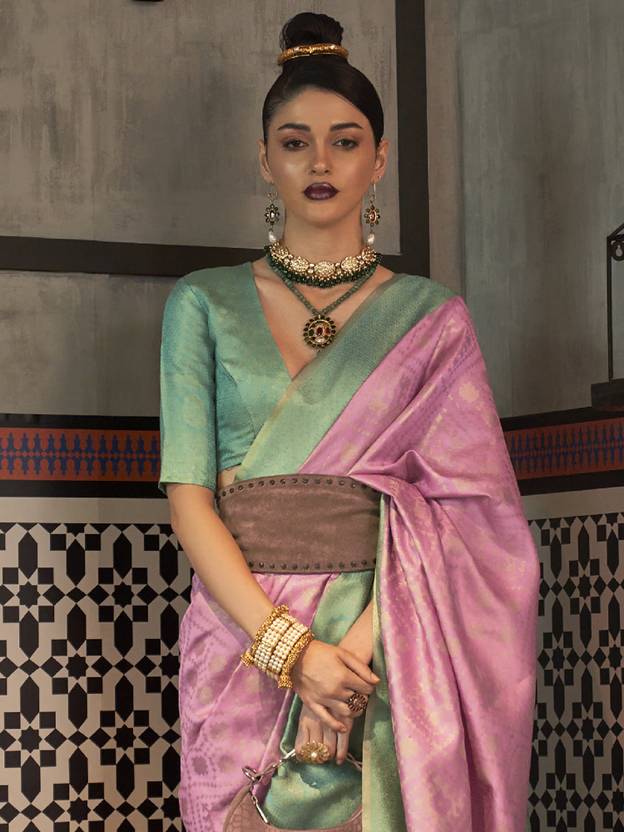 Pink Traditional Woven Kanjivaram Silk Blend Saree – Elegant & Versatile for All Occasions