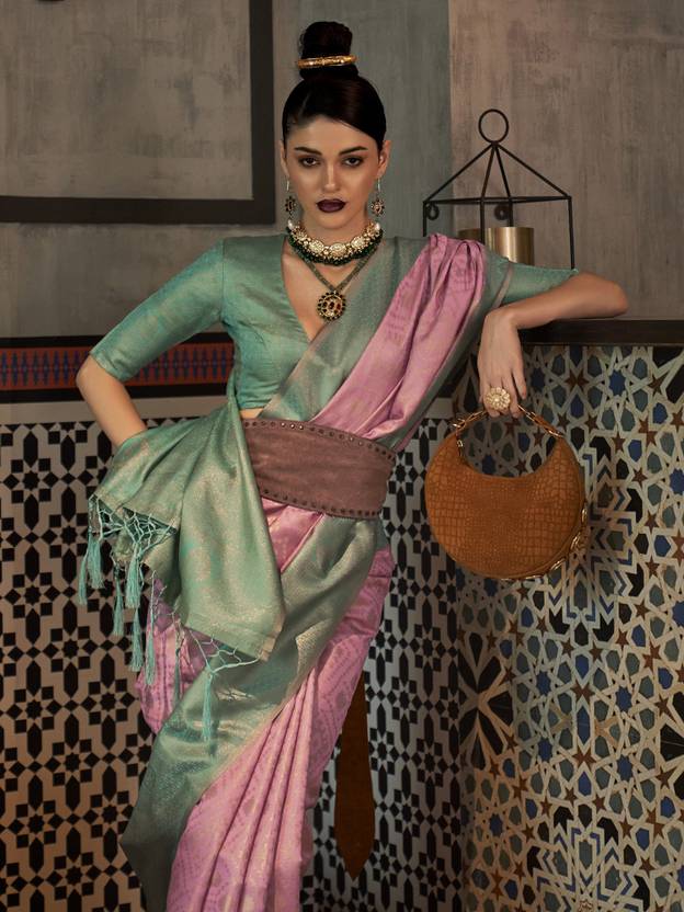 Pink Traditional Woven Kanjivaram Silk Blend Saree – Elegant & Versatile for All Occasions
