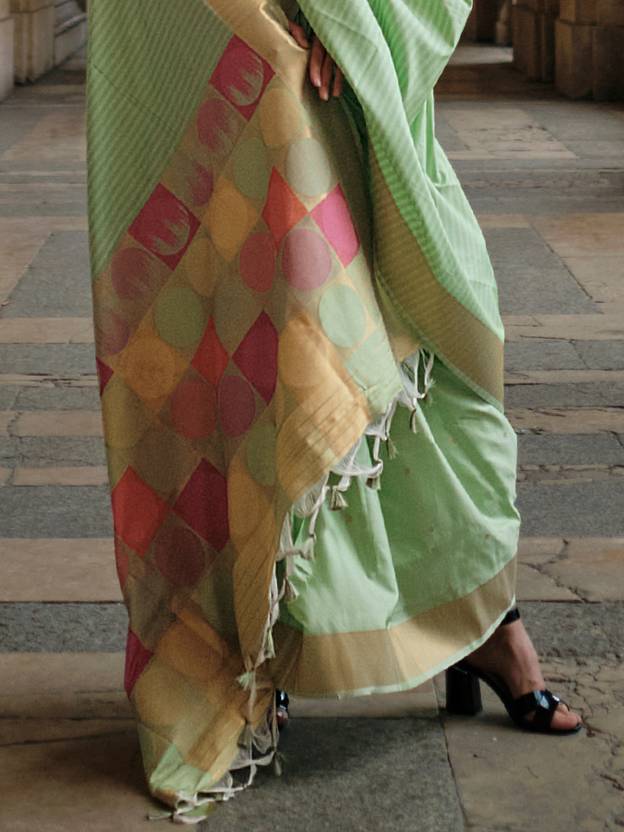 Pista Elegant Banarasi Silk Blend Saree with Tassel Detailing – Unstitched Blouse Piece