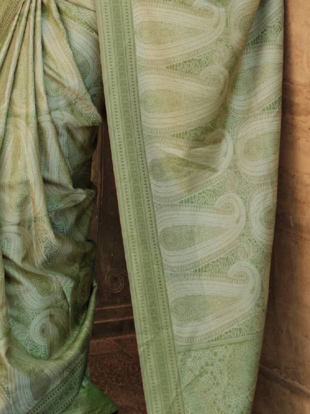 Pista Elegant Banarasi Silk Blend Woven Saree with Tassel Detailing
