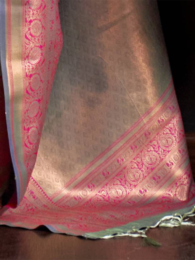 Pista Elegant Banarasi Silk Blend Woven Saree with Tassel Detailing