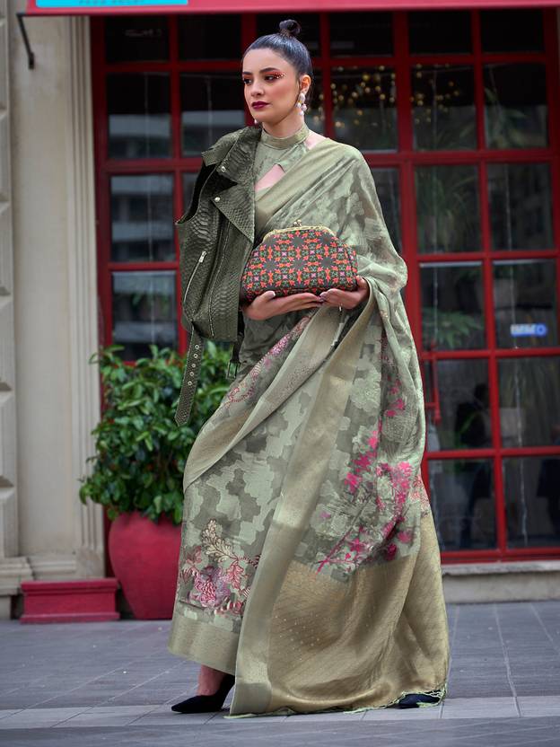 Pista Elegant Brasso Madurai Saree with Unstitched Blouse Piece