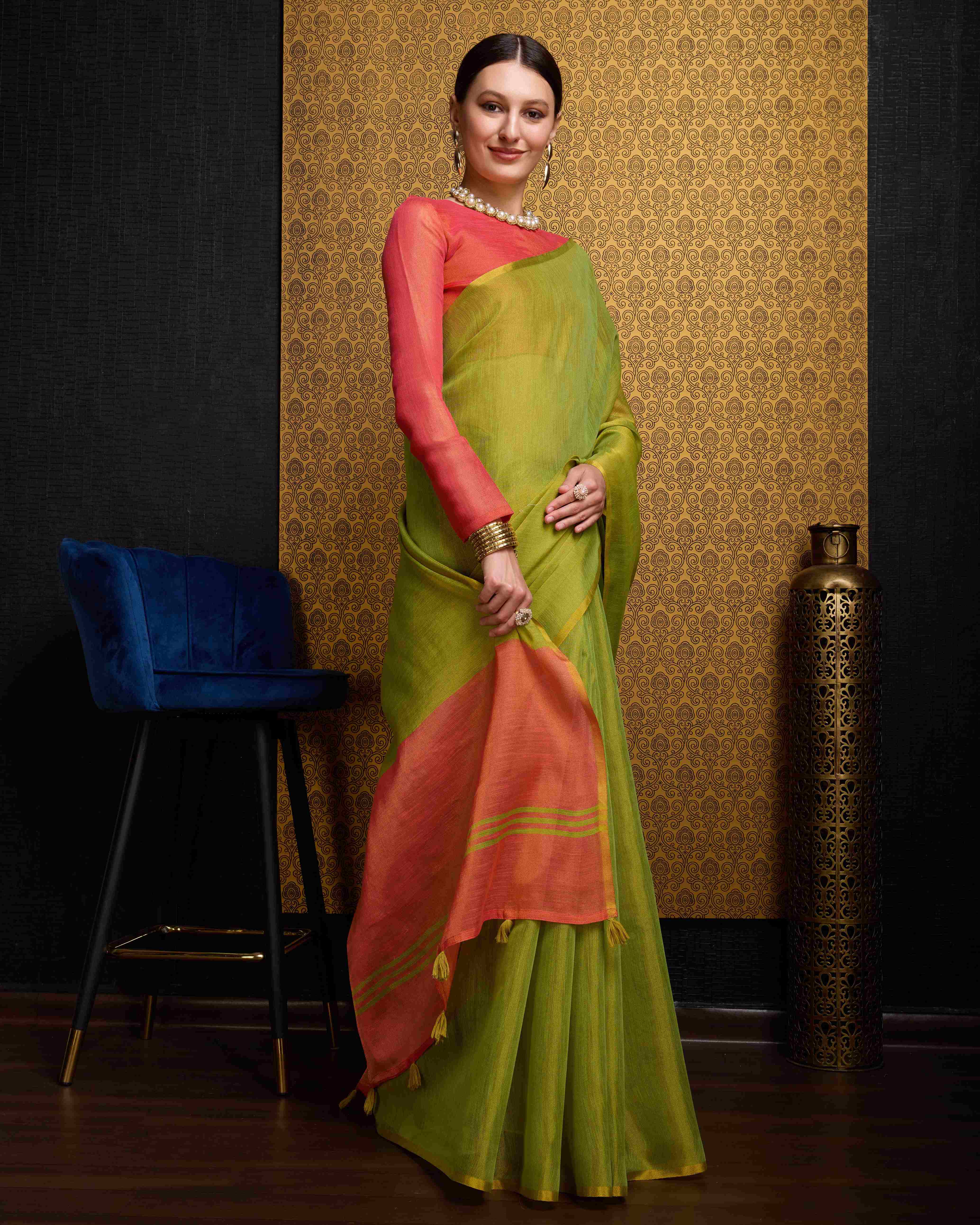 Pista Elegant Woven Design Linen Blend Saree with Zari Border