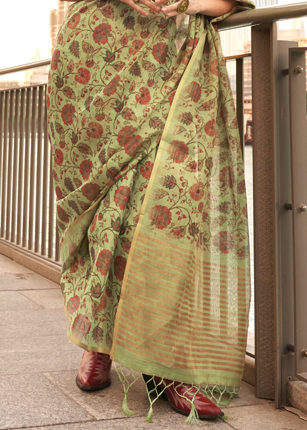 Pista Exquisite Blended Tissue Silk Saree with Blouse Piece