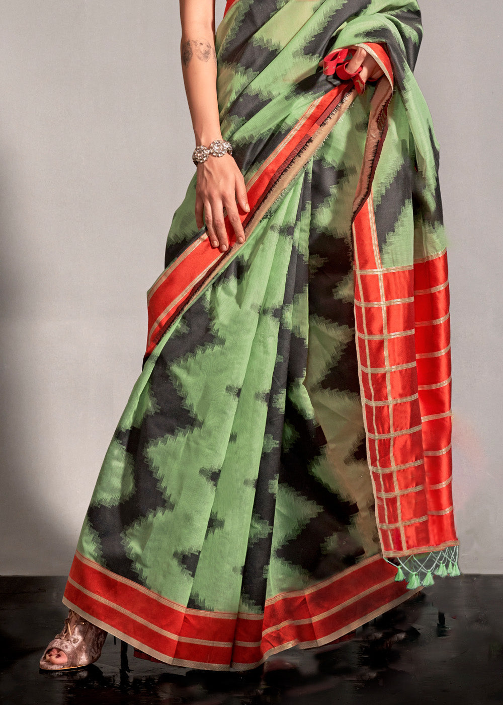 Pista Regal Banarasi Blended Silk Saree – Timeless Elegance for Grand Occasions