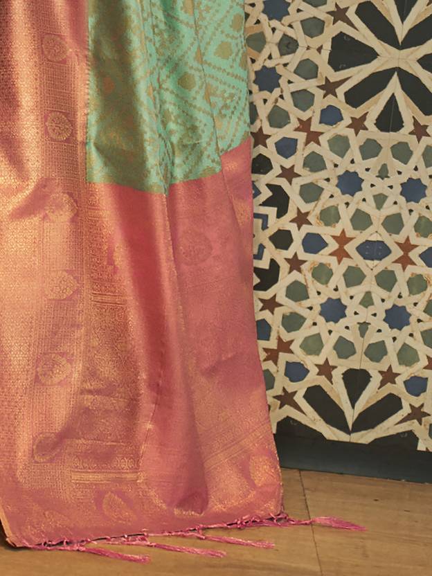 Pista Traditional Woven Kanjivaram Silk Blend Saree – Elegant & Versatile for All Occasions
