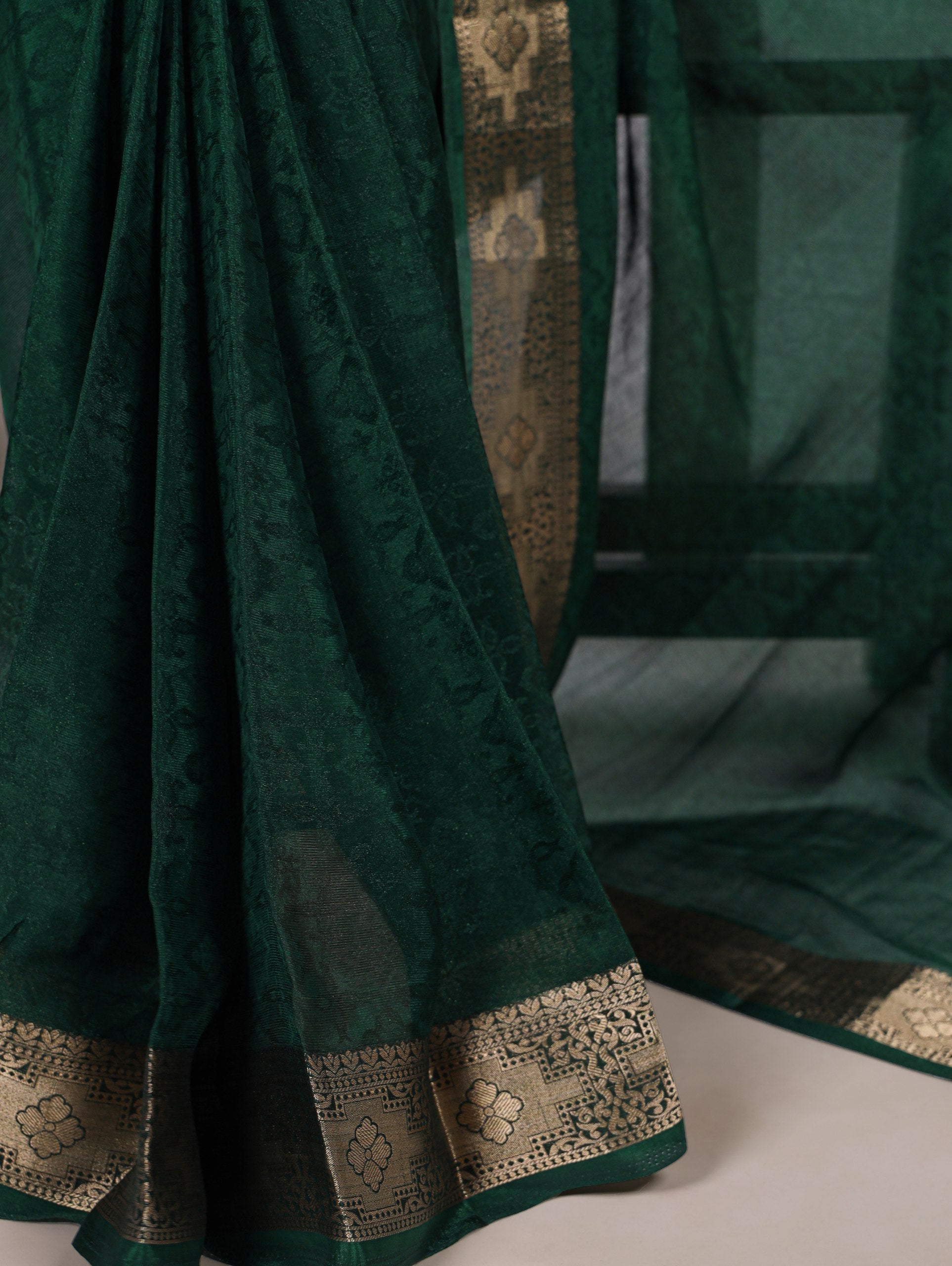Poly Shimmer Zari Weaving Saree with Matching Unstitched Blouse Piece – Festive & Wedding Party Wear Saree for Women