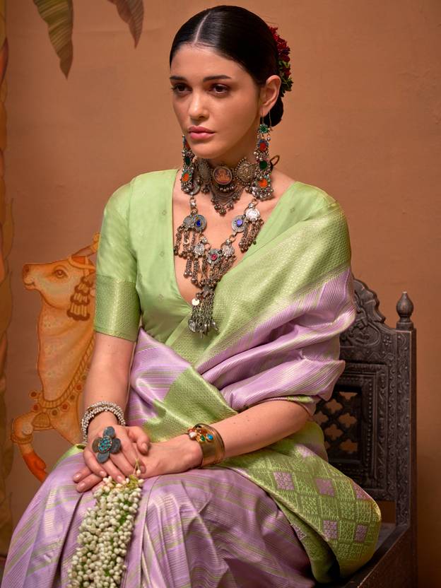 Purple Elegant Banarasi Silk Blend Saree with Unstitched Blouse
