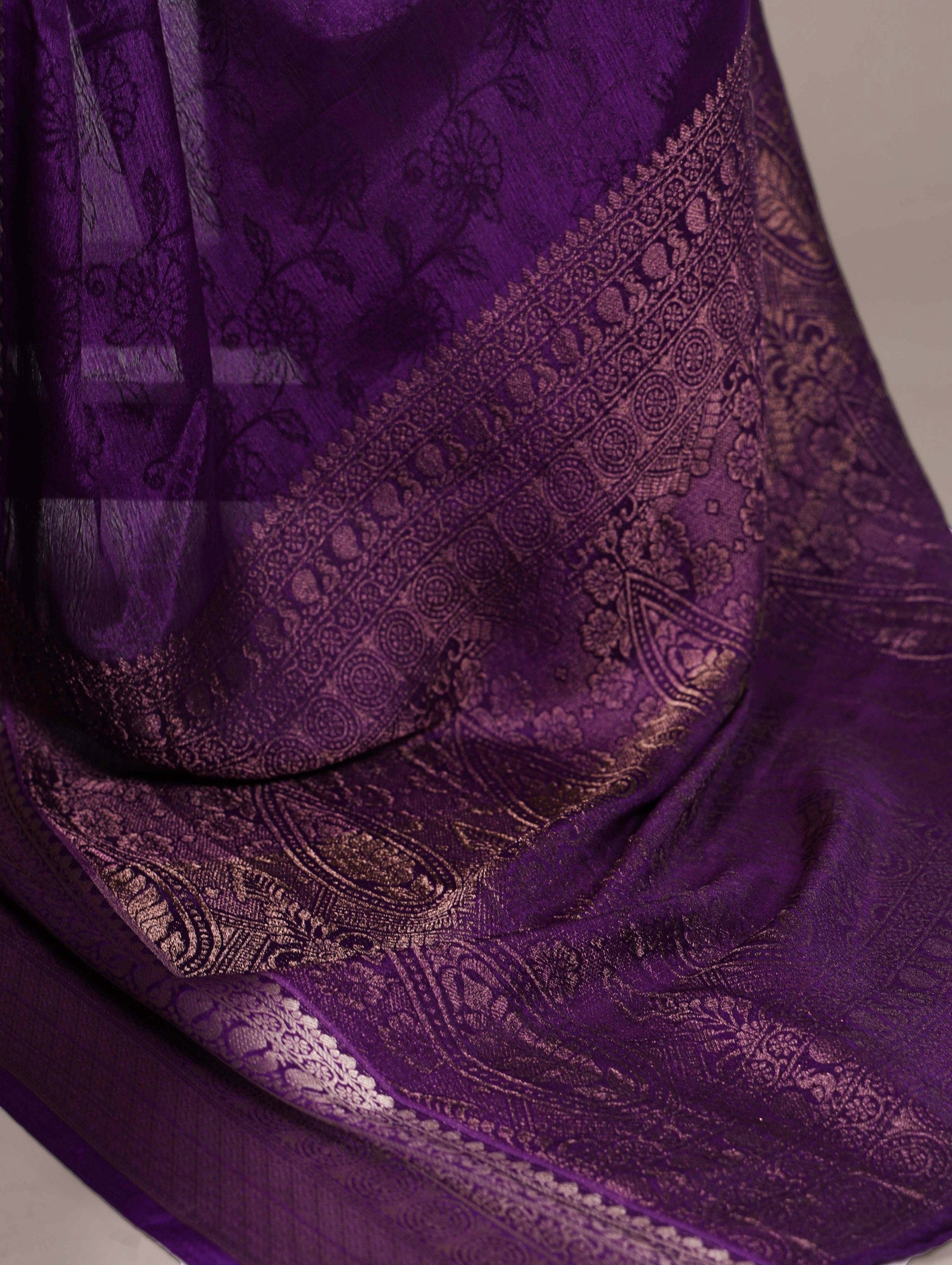 Purple Elegant Chinon Saree with Self Print & Zari Weaving Work Unstitched Blouse Included