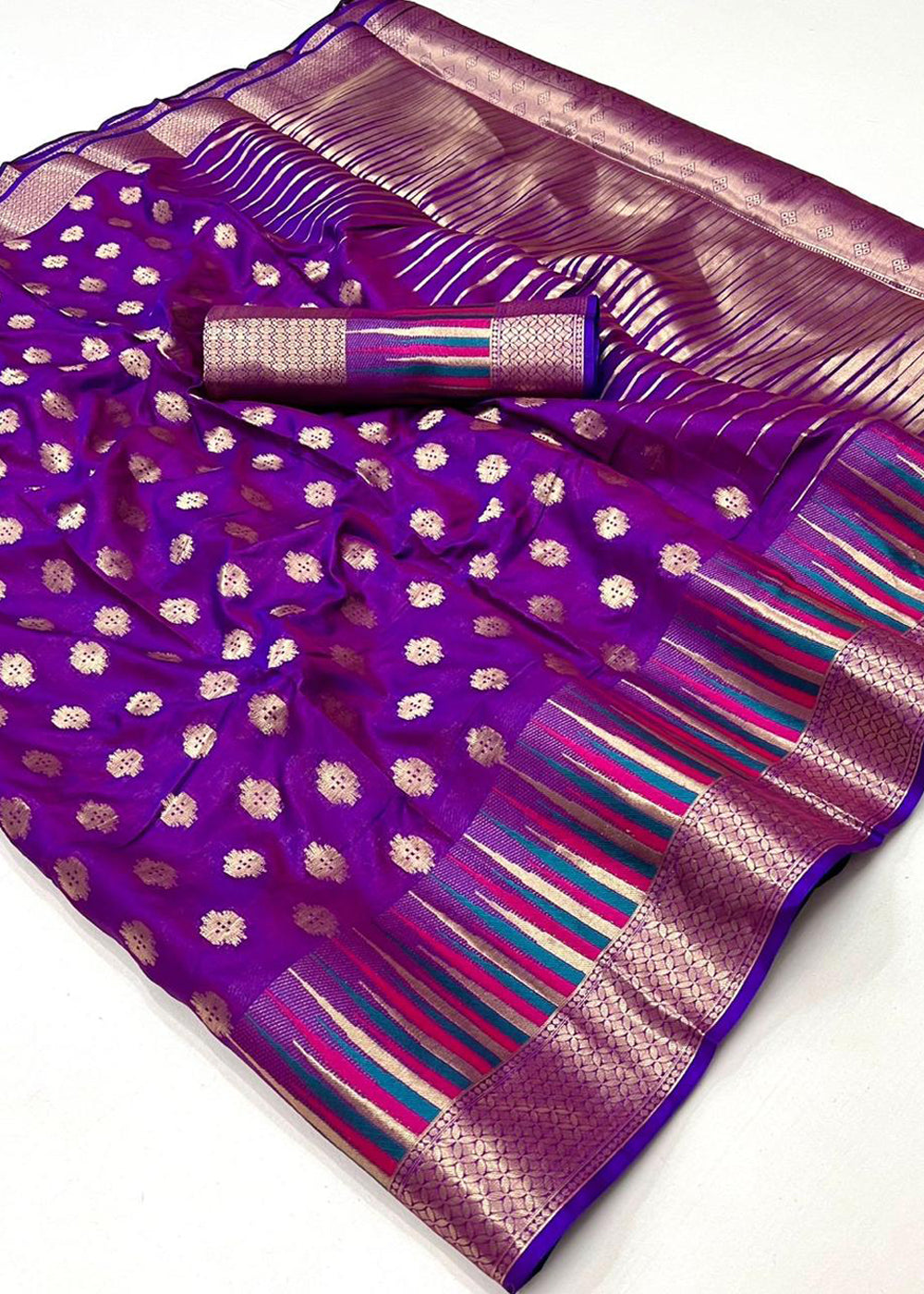 Purple Timeless Banarasi Blended Silk Saree with Intricate Design – Perfect for Grand Occasions