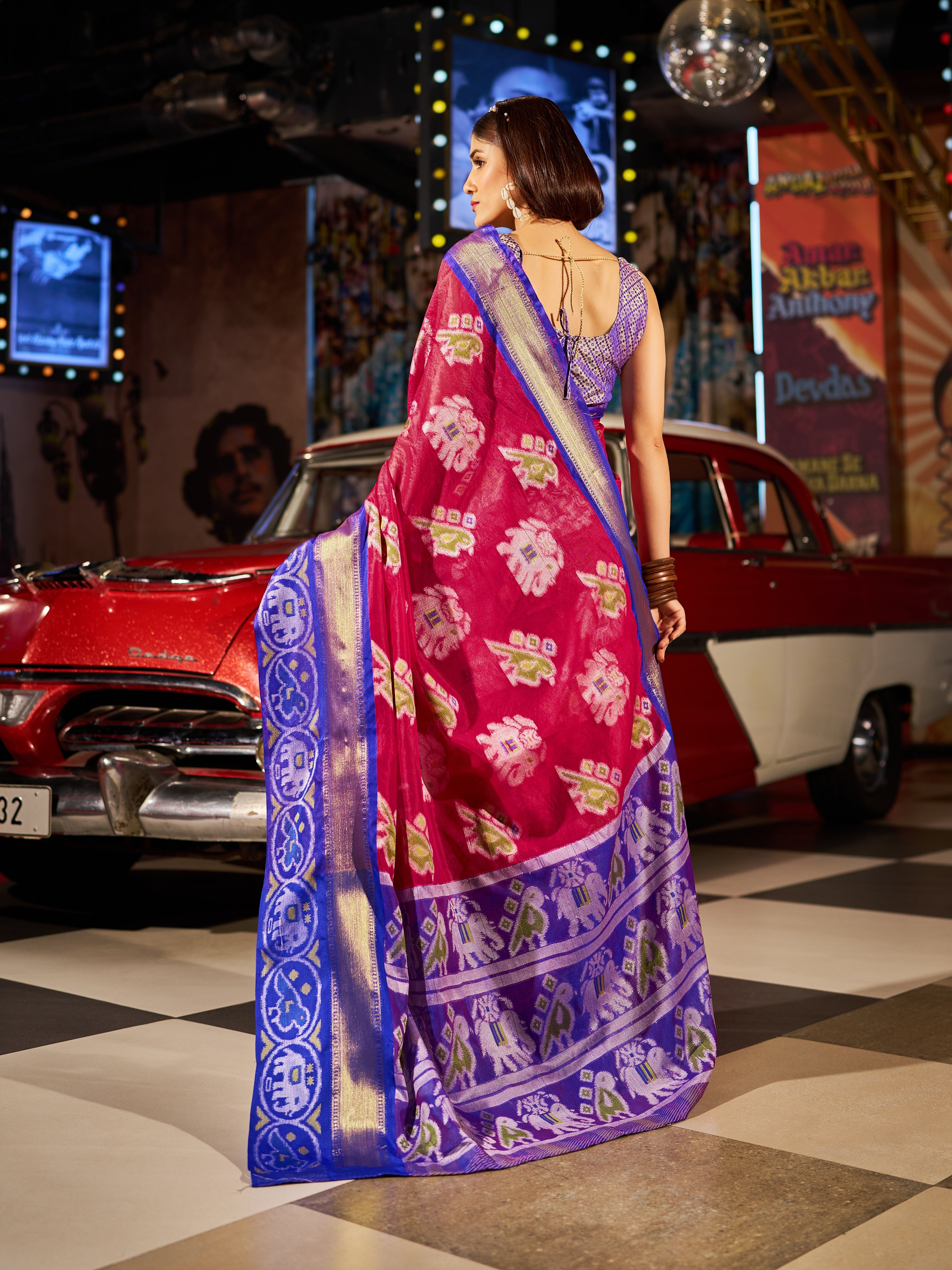 Regal Rani Pink Patola Silk Saree with Exquisite Weaving Work