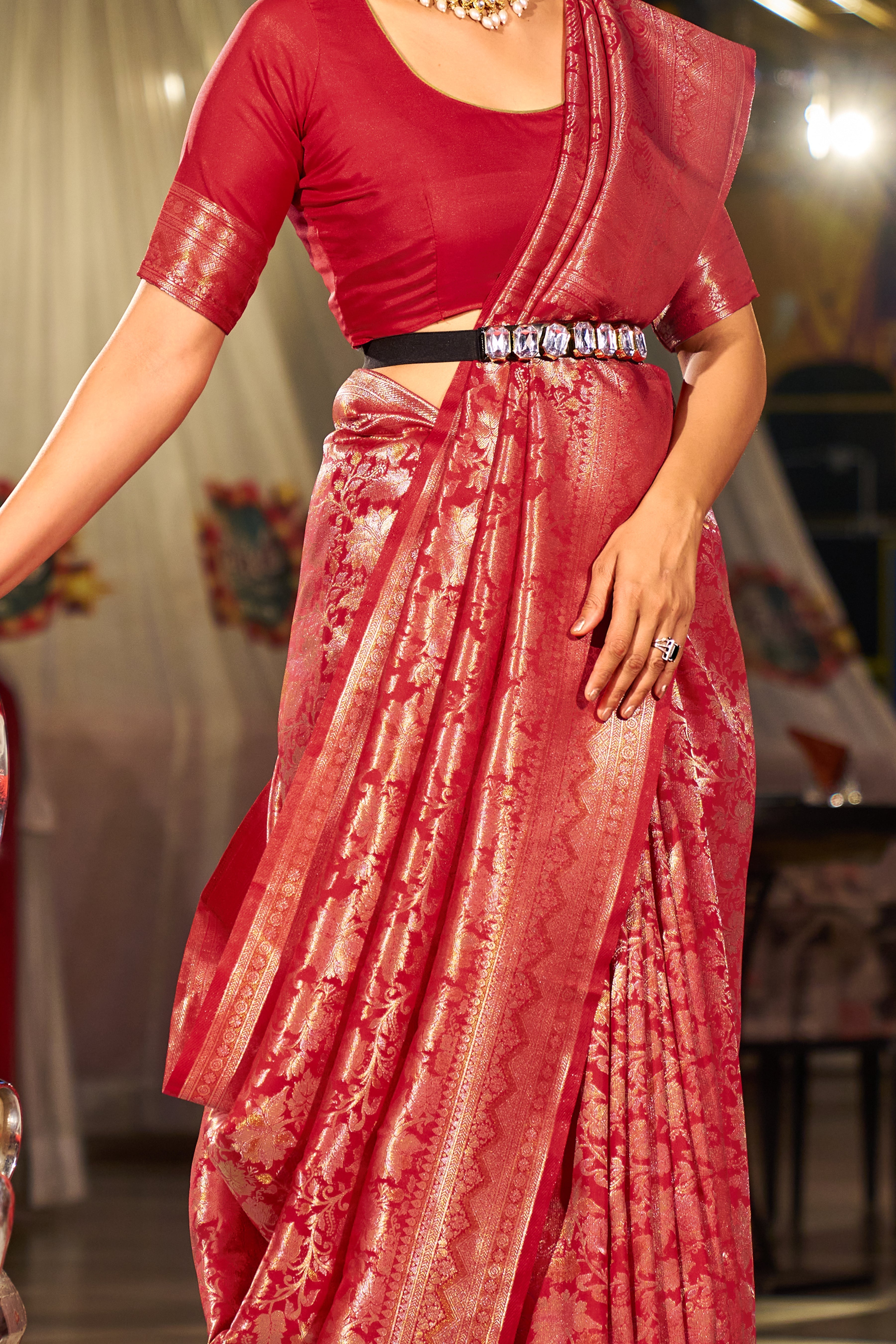 Red Elegant Silk Patola Printed Saree with Unstitched Blouse Piece