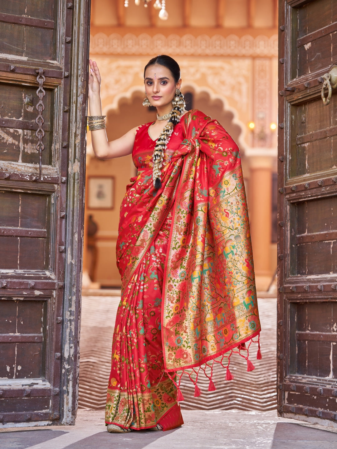 Red Exquisite Banarasi Jacquard Art Silk Saree with Matching Border Blouse – Perfect for Weddings