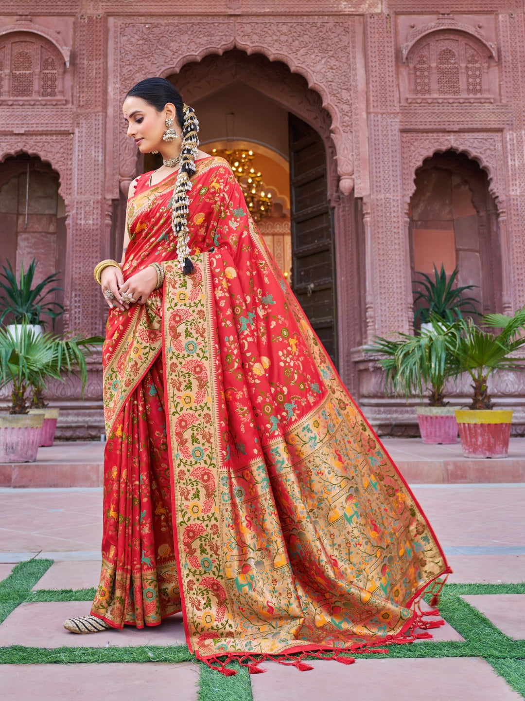Red Exquisite Banarasi Jacquard Art Silk Saree with Matching Border Blouse – Perfect for Weddings