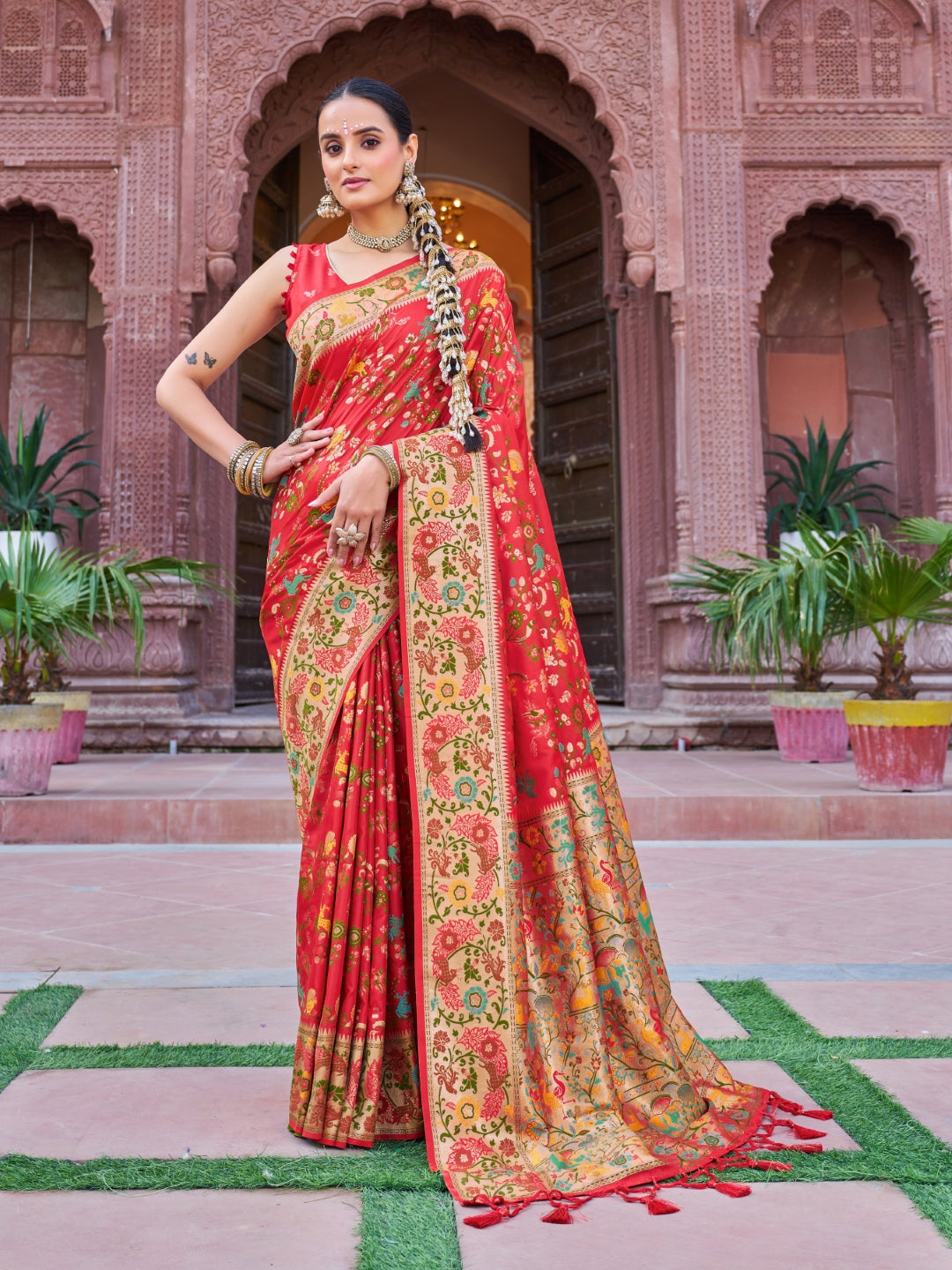 Red Exquisite Banarasi Jacquard Art Silk Saree with Matching Border Blouse – Perfect for Weddings