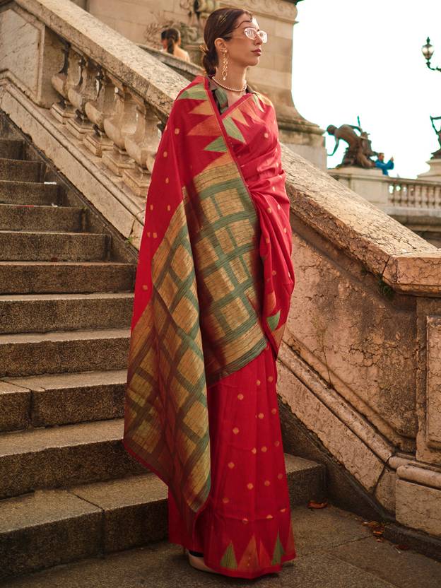 Red Women's Banarasi Silk Blend Saree with Unstitched Blouse Piece