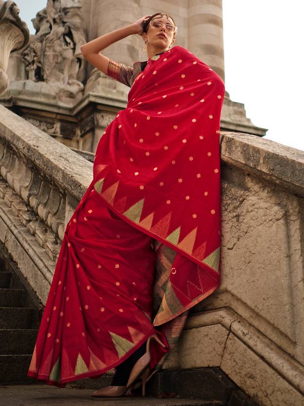 Red Women's Banarasi Silk Blend Saree with Unstitched Blouse Piece